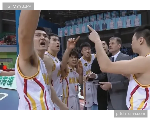 如何在篮球比赛中正确利用暂停时间限制调整战术